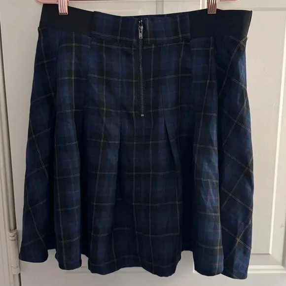Torrid Navy and Yellow Plaid Skirt - Picture 4 of 7